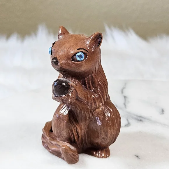 Vintage Art Studio Squirrel Figurine With Rhinestone Eyes Retro - Picture 2 of 9